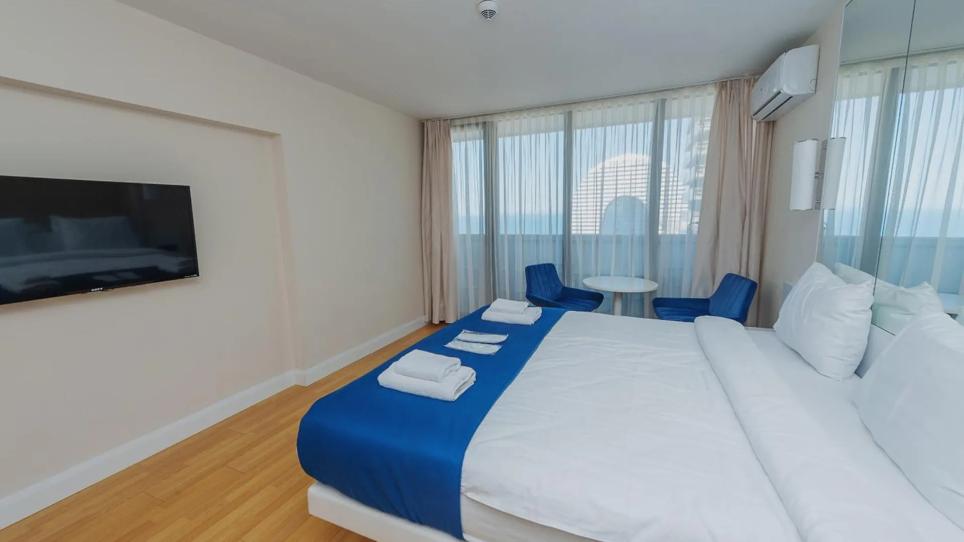 Orbi City Center Suites 巴统 公寓
